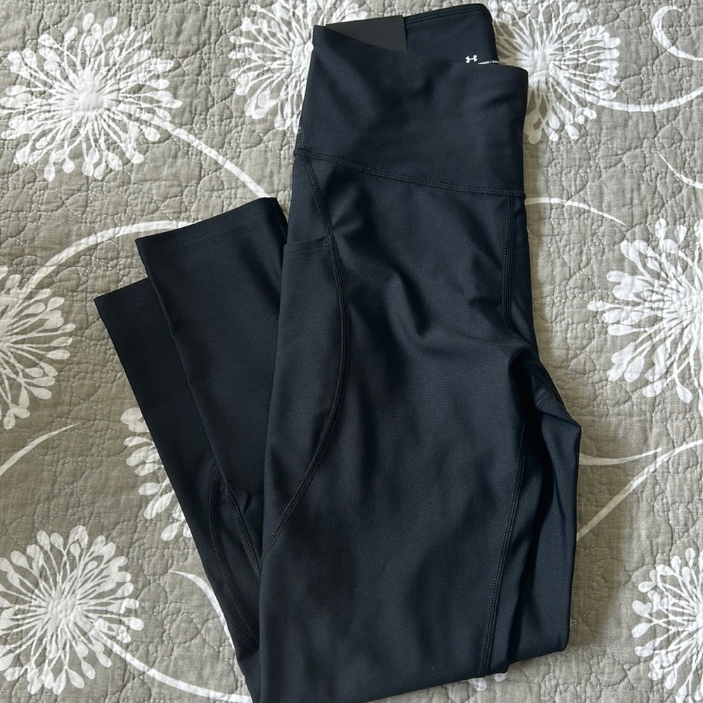 High Rise Under Armor crop leggings with pockets